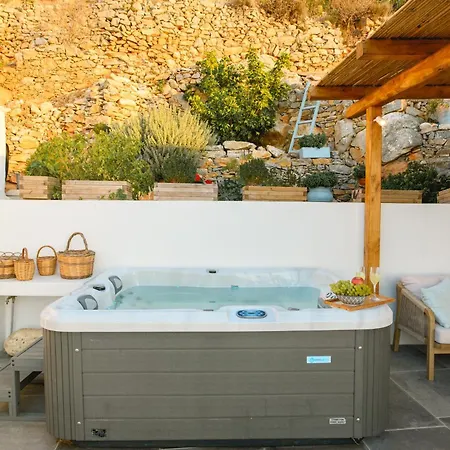 Idothea Villa *